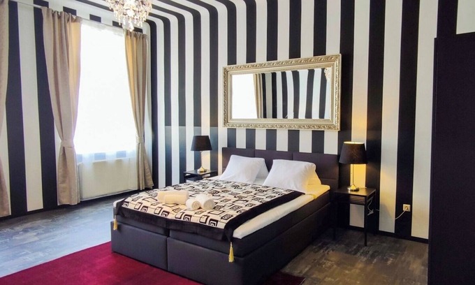 Margareten Apartment | Highlight Apartment St Charles Church
