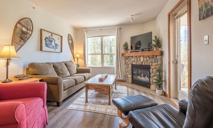 Silver Star Mountain Condo | Highly sought after Top Floor Corner Creekside Condo - Pet Friendly!