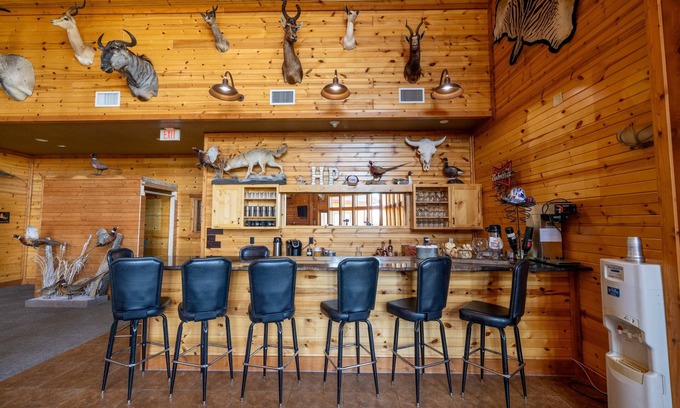 Pierre Cabin | Highpoint Lodge nUpper Level Inside East