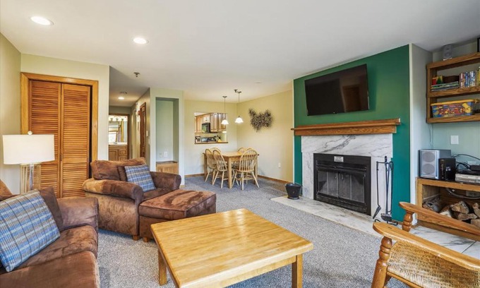 Central Vermont- Killington House | Highridge B14 Enjoy the view ski back trail shuttle service sports center