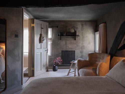 Burford Hotel | Highway