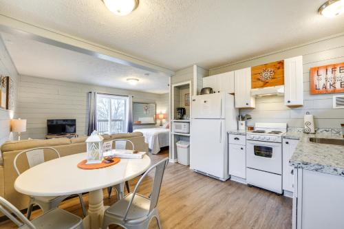 Cape Fair Apartment | Hike, Boat, Fish and More Table Rock Lake Cottage