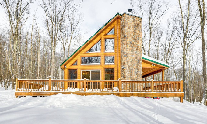 Terra Alta Cabin | Hike, Ski & Raft: Terra Alta Cabin w/Large Deck