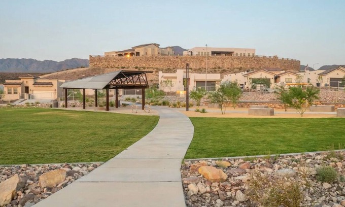 El Paso House | Hiker's Paradise - Elephant Rock Home!*