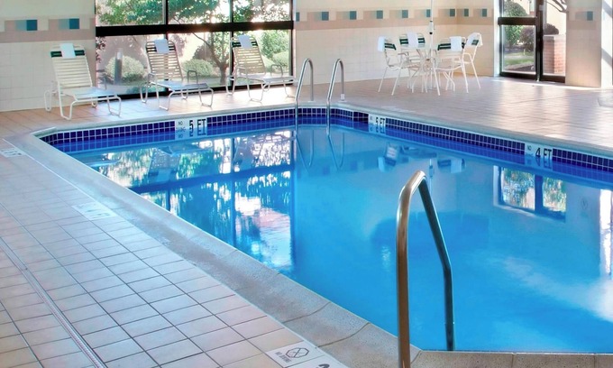 Newark Hotel | Hiking at Middle Run Valley Natural Area! FREE Parking, Pet-friendly, Pool!
