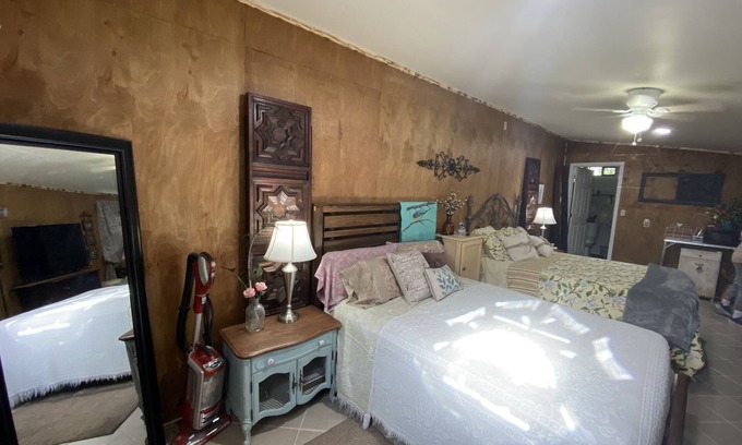 Bandera Apartment | Hilda’s Garage Bandera, TX