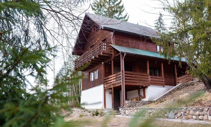 Calatele Ski Chalet | Hill Chalet