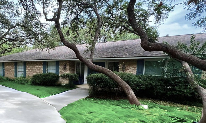 Hollywood Park House | Hill Country Hideaway