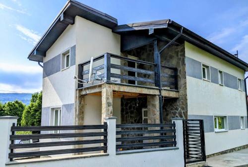 Valiug Villa | Hill House Valiug Crivaia