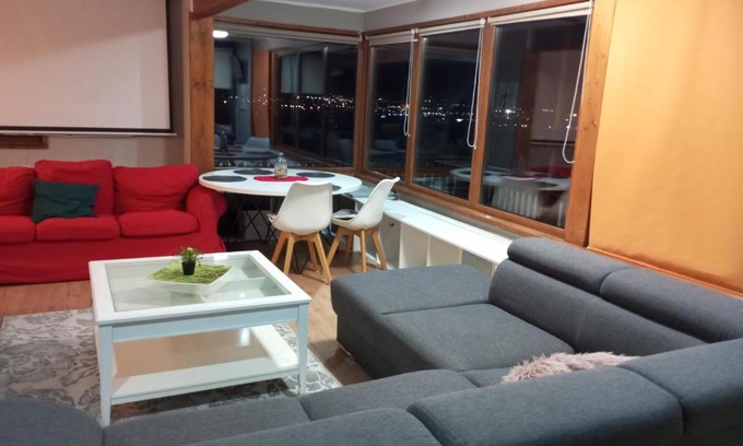 Apahida House | Hill House with City view