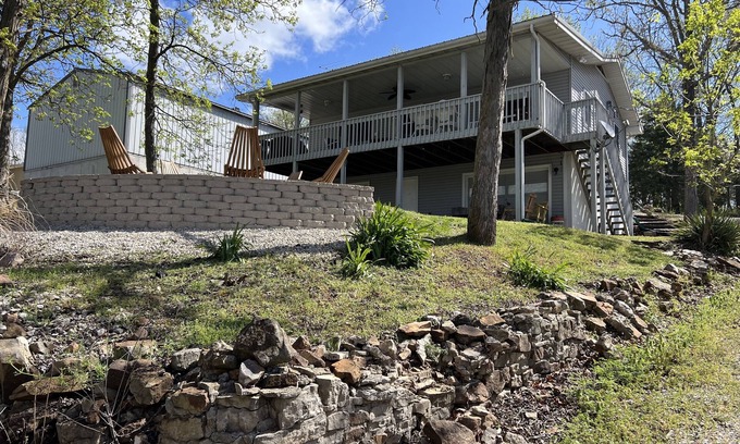 Pittsburg House | Hill Top Haven Dock! Lake access!
