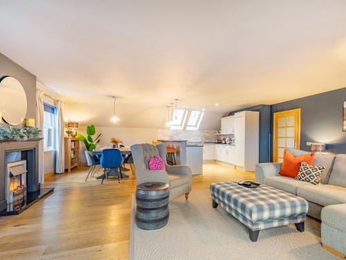 Dalbeattie House | Hill View