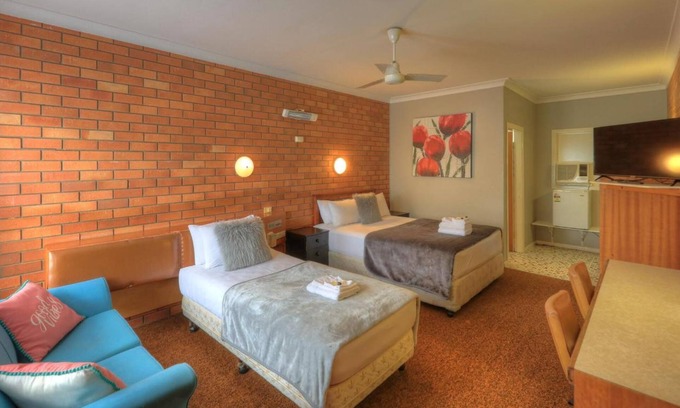 Waterview Heights Hotel | Hilldrop Motor Inn