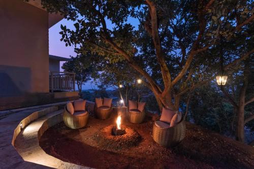 Atvan Ski Chalet | Hillside Harrier Couple's Retreat