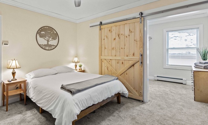 Old Orchard Beach Apartment | Hillside Hideaway
