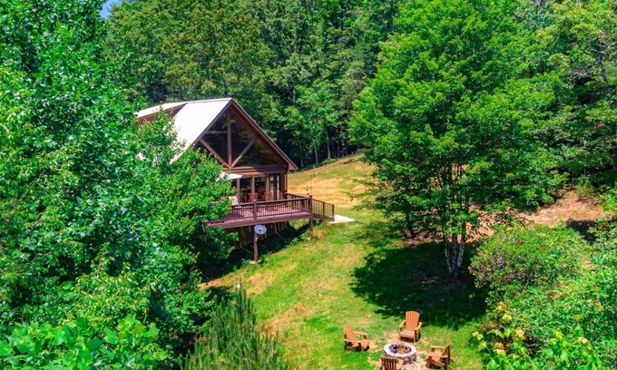 Mineral Bluff Cabin | Hillside Hideaway - Mineral Bluff