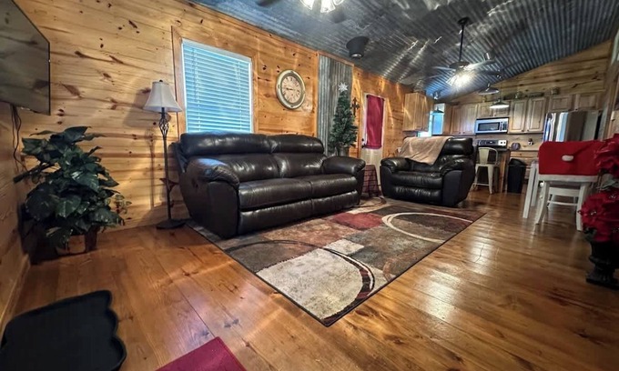 Longview Cabin | Hillside Hideaway Sum