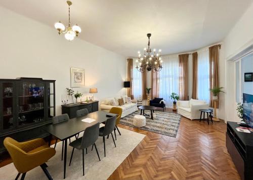 Gellert Hill Apartment | Hillside Luxury Residence Budapest with free garage