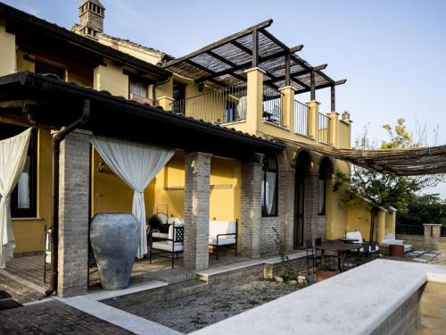 San Savino Apartment | Hillside Retreat in San Savino