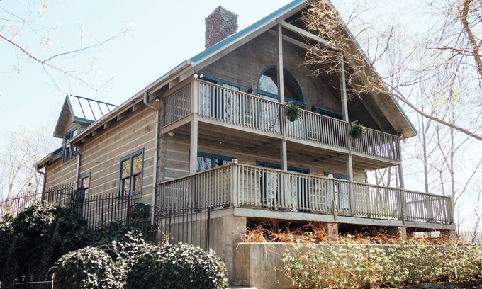 Baxter Cabin | Hilltop Cabin on Center Hill Lake