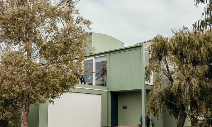 Port Fairy House | Hilltop - Great casual family beach house with direct access down a sandy track to the beach.