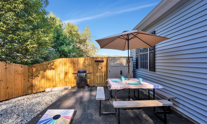 Honesdale House | Hilltop Hideaway - Charming 1-bedroom home w/pull-out in Honesdale, PA