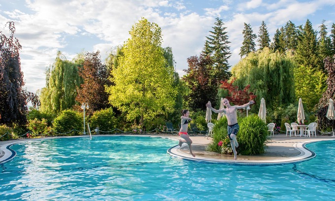 Salmon Arm Hotel | Hilltop Inn