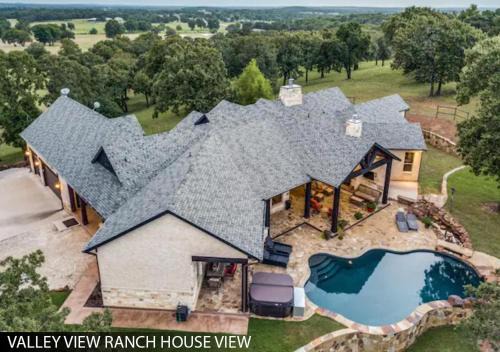 Valley View House | Hilltop Ranch House - Holiday & Family Destination