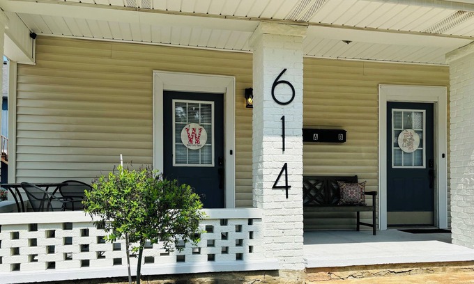 Bowling Green Apartment | Hilltopper Haven - Charming 1-bedroom duplex in downtown Bowling Green