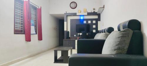 Tiruvannamalai Apartment | Hillview Homestay