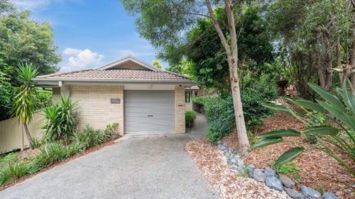 Coffs Harbour House | Hillview - Pet Friendly, Telsa Charger, Sleeps 6