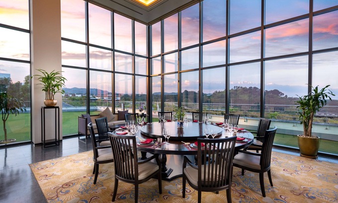 Clark Resort | Hilton Clark Sun Valley Resort