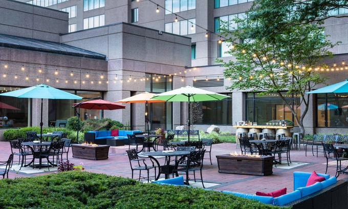 Fairfax Hotel | Hilton Fairfax