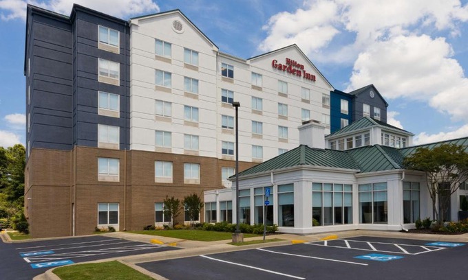 Homewood Hotel | Hilton Garden Inn Birmingham/Lakeshore Drive
