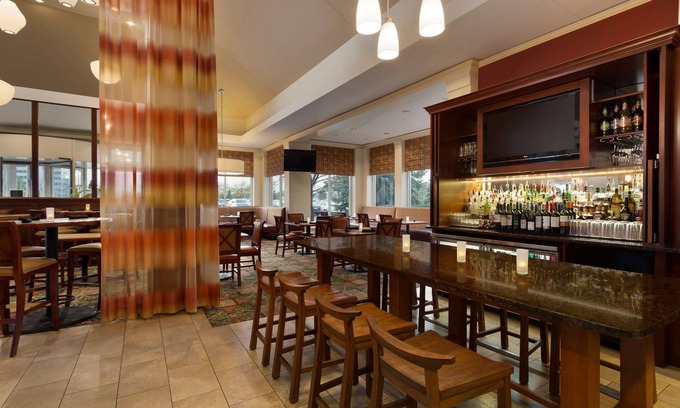 Oakbrook Terrace Hotel | Hilton Garden Inn Chicago/Oak Brook
