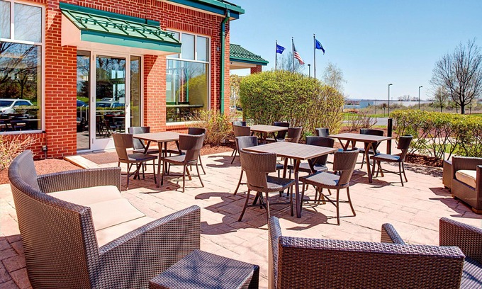 Windsor Hotel | Hilton Garden Inn Hartford North/Bradley Int'l Airport