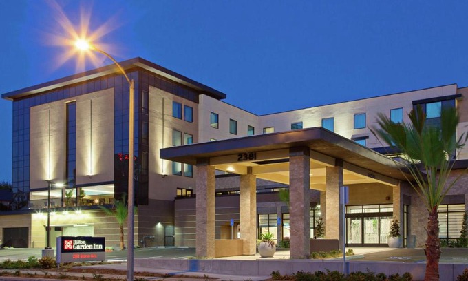 Irvine Business Complex Hotel | Hilton Garden Inn Irvine/Orange County Airport