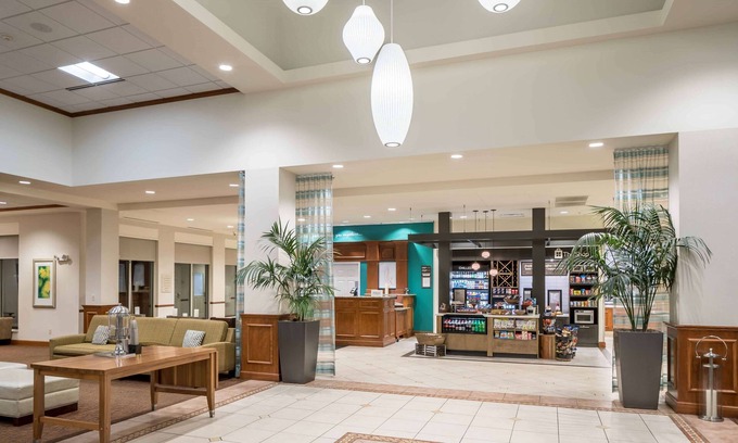 Lake Forest Hotel | Hilton Garden Inn Lake Forest Mettawa