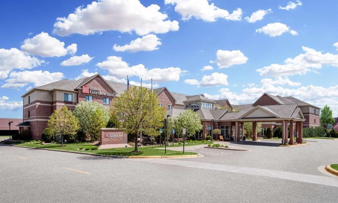 Maple Grove Hotel | Hilton Garden Inn Minneapolis Maple Grove