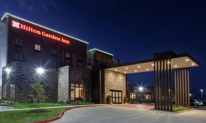 Southwest Topeka Hotel | Hilton Garden Inn Topeka