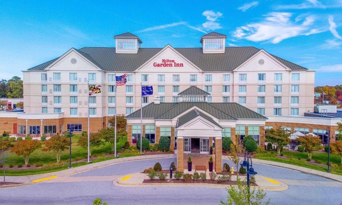 St. Charles Hotel | Hilton Garden Inn Waldorf