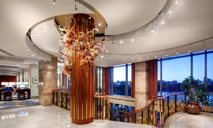 District Saint - Raymond - Vanier Hotel | Hilton Lac-Leamy