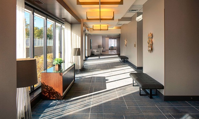 West Bloomington Hotel | Hilton Minneapolis/Bloomington