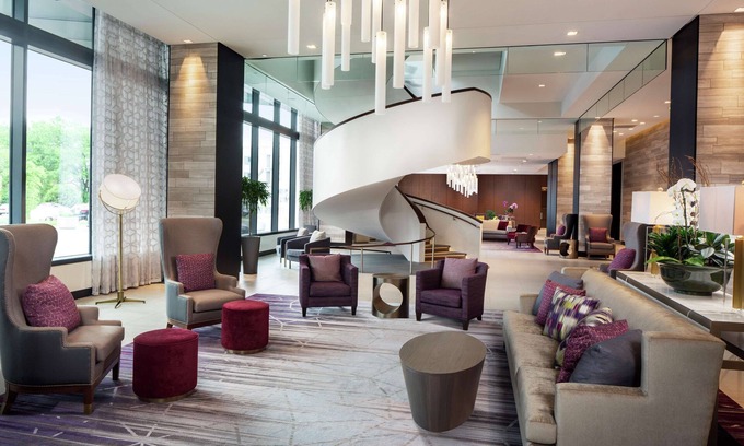 Downtown Hotel | Hilton Rochester Mayo Clinic Area