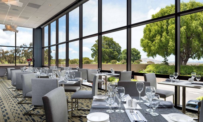 Burlingame Hotel | Hilton San Francisco Airport Bayfront
