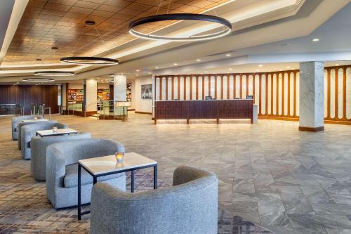Airport Township Hotel | Hilton St. Louis Airport
