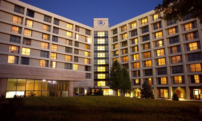 Airport Township Hotel | Hilton St. Louis Airport