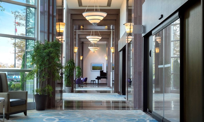 Markham Hotel | Hilton Toronto/Markham Suites Conference Centre & Spa
