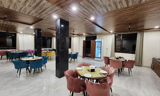 Kasauli Hotel | Him Hilton Luxury Hotel