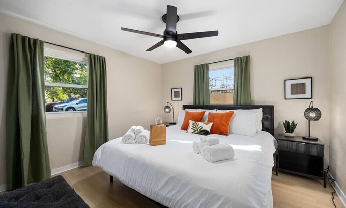 Peoria Heights House | Hines Haven | Unit 2 - Perfect BNB for YOU!